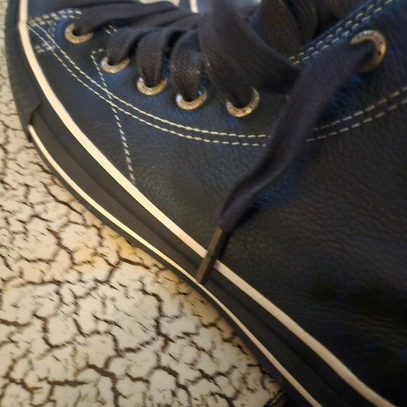 Converse  black leather high top sneakers. - Picture 4 of 6